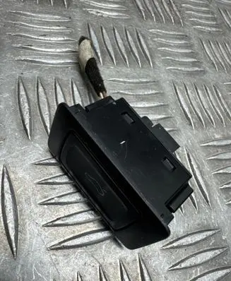Audi Q5 SQ5 Tailgate/boot open switch button 4G0959831A 21122012 10091164
