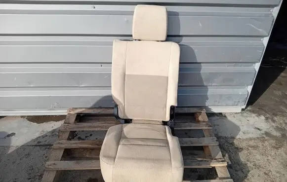Land Rover Discovery 3 - LR3 Rear seat 