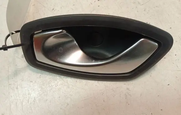 Renault Megane III Front door interior handle 826730001R