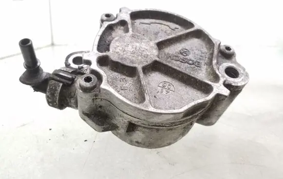 Volvo C30 Vacuum pump D1561C2