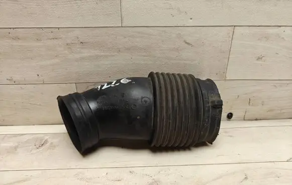 Opel Vectra C Air intake hose/pipe 9177104