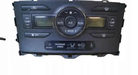 Toyota Auris 150 Climate control unit 5590002311