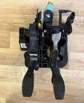 Fiat Panda III Brake pedal 25851600