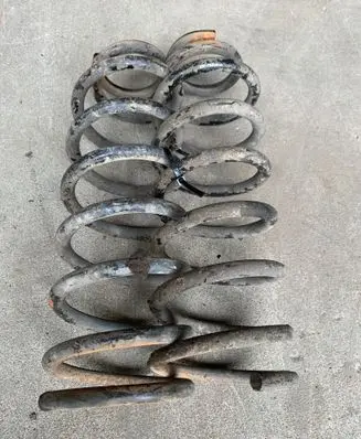 Suzuki XL7 I Rear coil spring