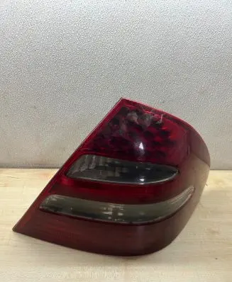 Mercedes-Benz E W211 Rear/tail lights A2118200664