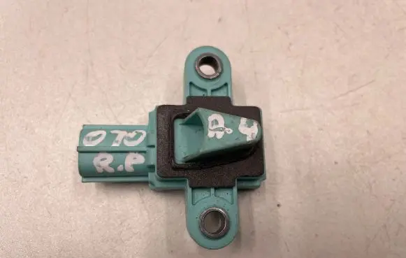 Audi A4 S4 B8 8K Airbag deployment crash/impact sensor 8K0955557C 5WK4380902 1035005