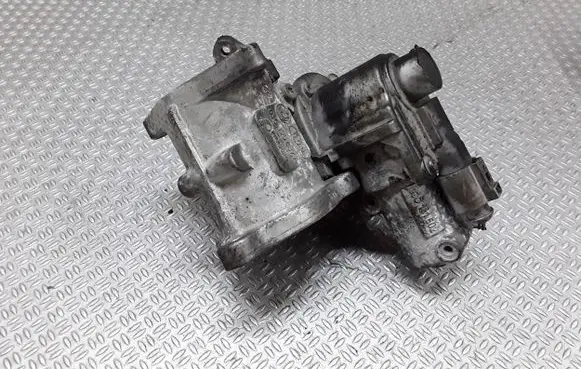 Volkswagen Caddy EGR valve 03G129637A