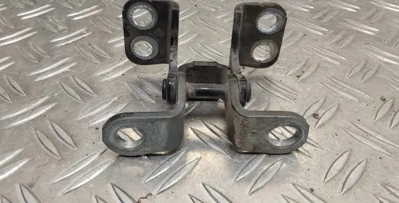 Toyota RAV 4 (XA30) Loading door lower hinge 