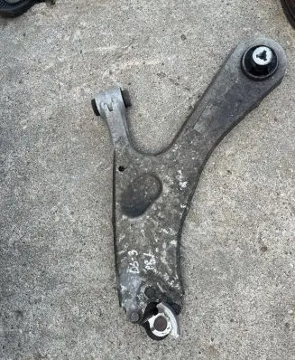 Citroen DS3 Front lower control arm/wishbone SDD