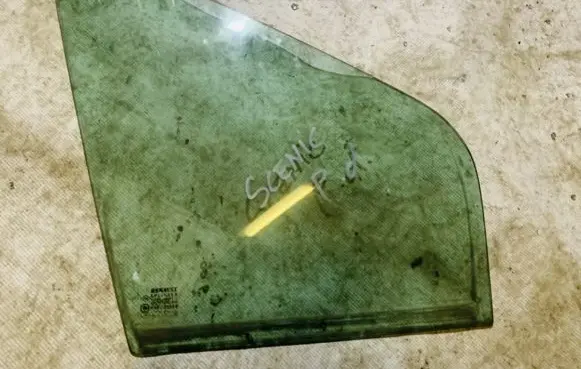 Renault Scenic I Front door vent window glass four-door 