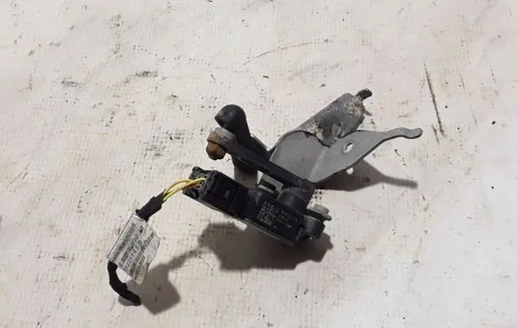 Rear air suspension level height sensor