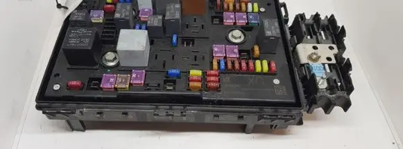 Opel Cascada Fuse module 13449206 1110220AB