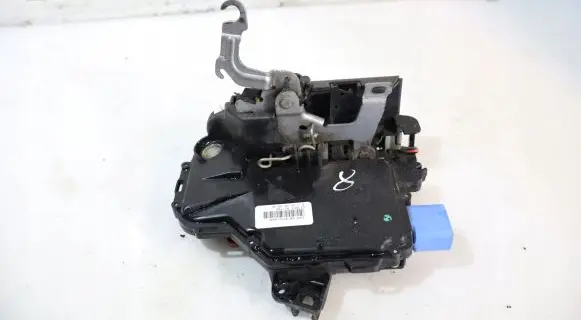 Skoda Fabia Mk2 (5J) Front door lock