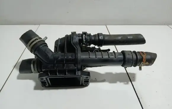 Citroen C4 II Thermostat/thermostat housing 9684588980