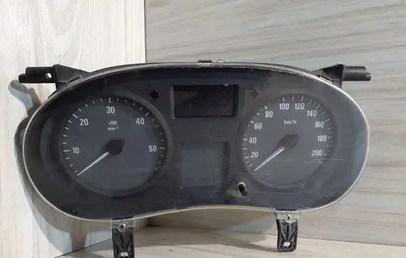 Opel Vivaro Speedometer (instrument cluster) P8200283199D