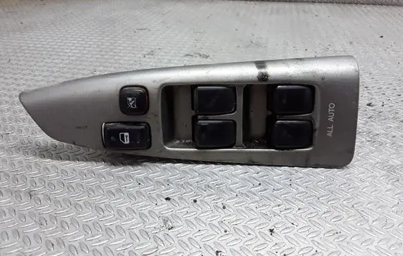 Toyota Corolla Verso E121 Electric window control switch 8404013080