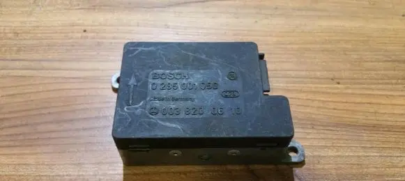 Mercedes-Benz E W123 Airbag control unit/module 0285001050 0038200610