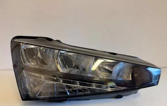 Skoda Scala Headlight/headlamp 657941016 90176072