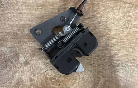 BMW M4 G82 G83 Seat back rest lock catch 7112863