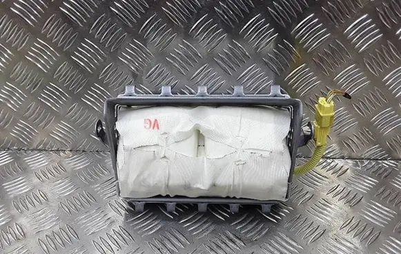 Mitsubishi Lancer VIII Passenger airbag BAMPT11226