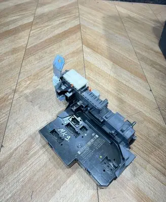 Mercedes-Benz C W204 Fuse module 2049005601 2049011901