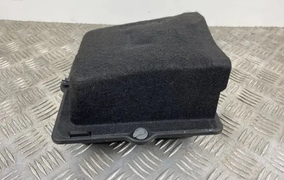 Jeep Grand Cherokee WL Quarter panel pressure vent 