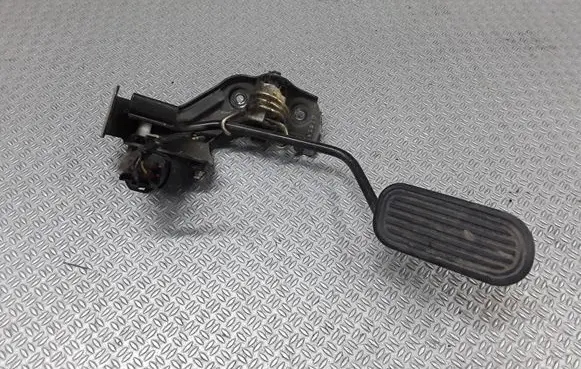Toyota Avensis Verso Accelerator throttle pedal