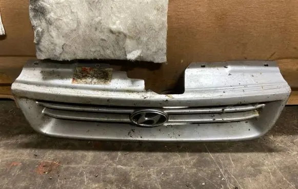 Hyundai Pony Front grill 8635024610