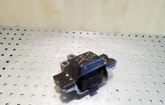 Seat Leon (1P) Gearbox mount 1K0199555