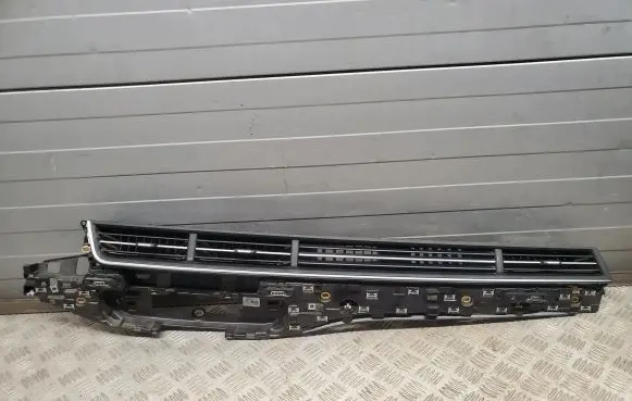 Audi Q7 4M Dash center air vent grill 4M1820902AS
