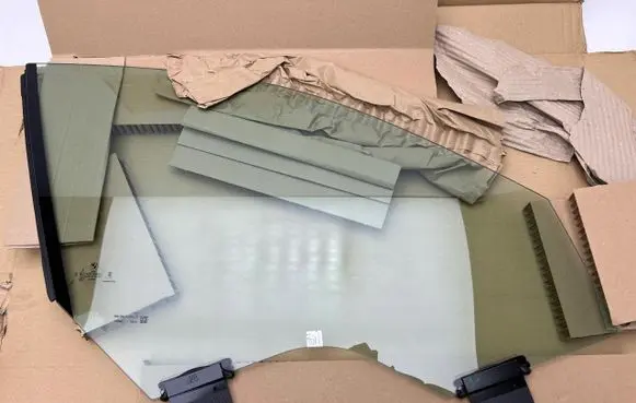 BMW 7 G70 Front door window glass four-door 9451862