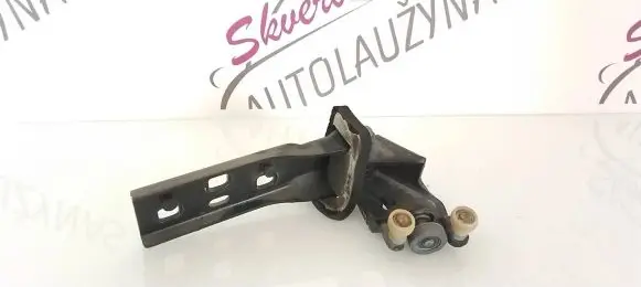 Renault Trafic III (X82) Sliding door middle roller runner 777647086R 1117 93451365