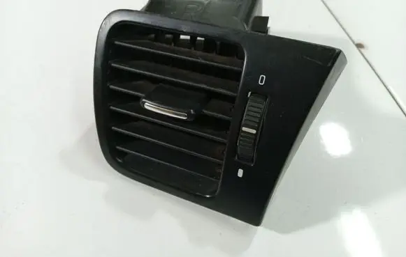 Subaru Legacy Dash center air vent grill 