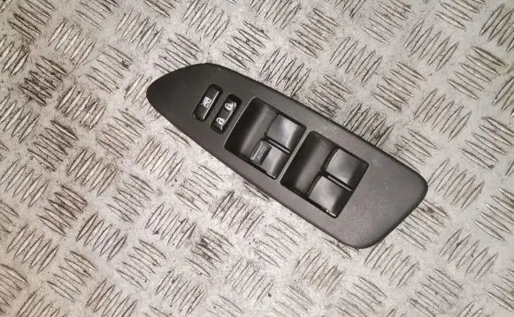 Toyota Auris 150 Electric window control switch 7423202550
