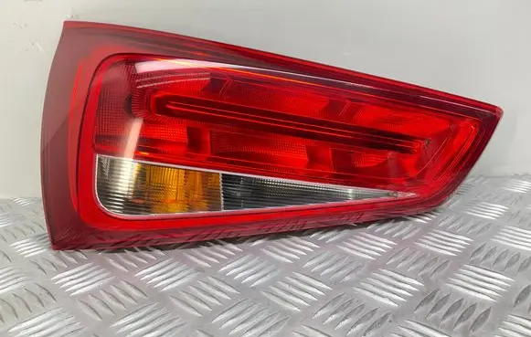 Audi A1 Tailgate rear/tail lights 8X0945093
