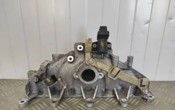 Opel Movano B Intake manifold 140035154R 223657652R