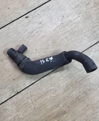 Mercedes-Benz Vito Viano W639 Breather hose/pipe A6110100082