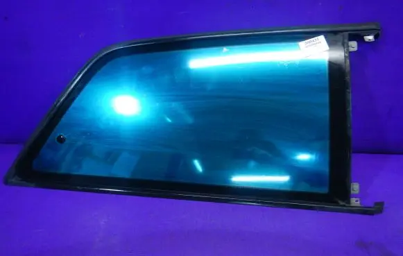 Audi A3 S3 8L Rear side window