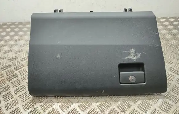 Toyota RAV 4 (XA40) Glove box 5555042120
