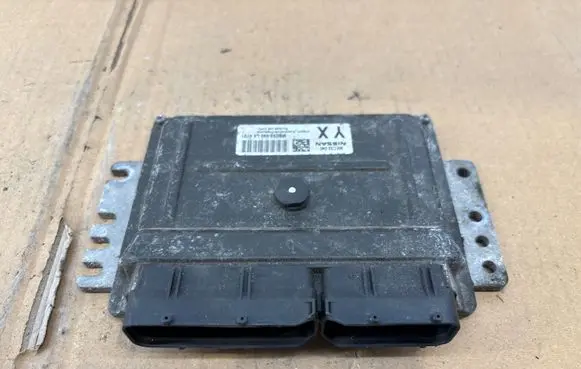 Nissan Qashqai Engine control unit/module MEC32040
