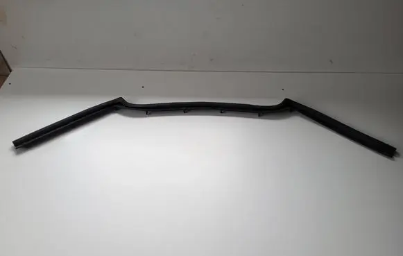 Nissan Leaf I (ZE0) Engine compartment rubber 