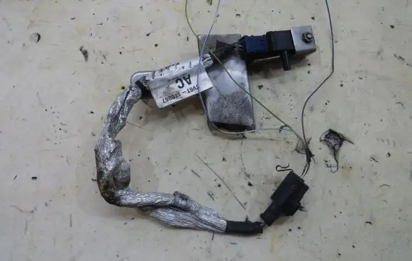 Ford Kuga II Exhaust gas pressure sensor CV61-5H295-EC