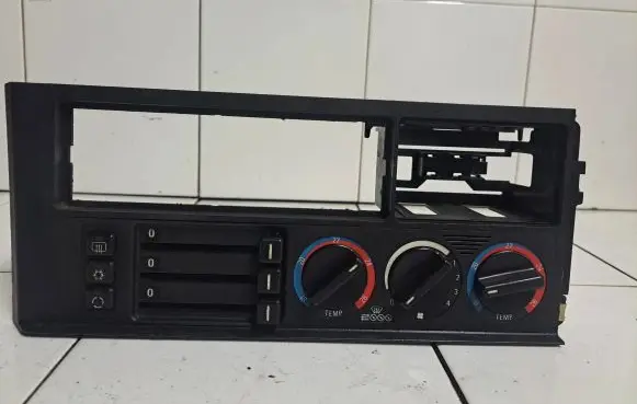 BMW 5 E34 Climate control unit E346411 8351115 8351114