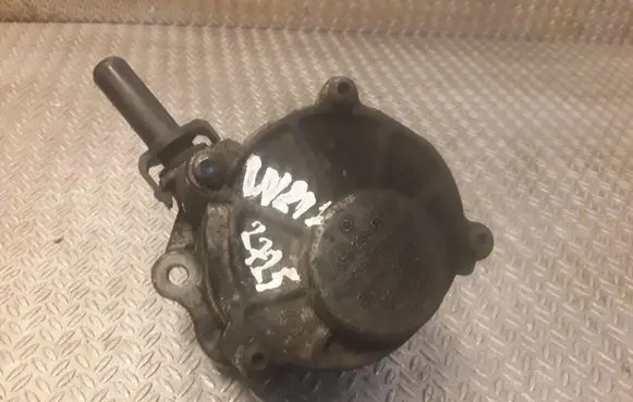 Mercedes-Benz E W212 Vacuum pump 6512300165 A6512300165
