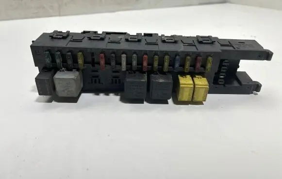 Mercedes-Benz E W211 Fuse box set 2115451901 5DK00804730