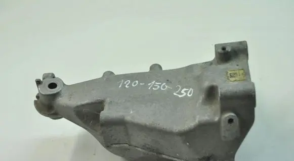 Mercedes-Benz S W221 Engine mounting bracket A6512231404
