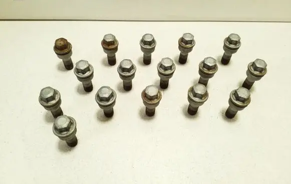 Audi e-tron Nuts/bolts 
