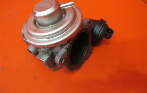 Skoda Fabia Mk1 (6Y) EGR valve 038131501M