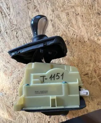 Mercedes-Benz E W212 Gear shifter/selector A2042678124