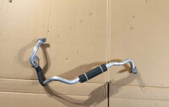 Suzuki Swift III Air conditioning (A/C) pipe/hose